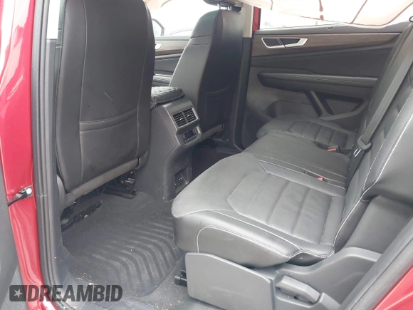 2024 Volkswagen Atlas SEL with VIN 1V2BR2CA3RC533646, listed as a IAAI auction lot 41772115 with 10,498 mi miles and . Bid and sale history available at DreamBid. Image 8.