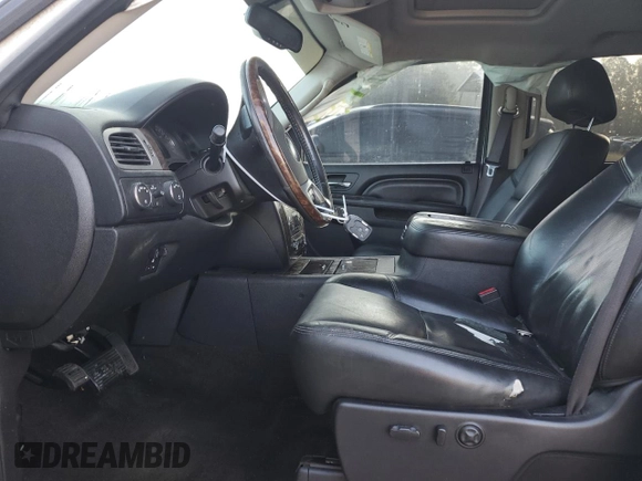 2013 GMC Sierra 3500HD SRW Denali z VIN 1GT426E86DF130266, wystawiony jako Copart lot #73859924 z przebiegiem 183 238 mil mil oraz Szkoda całkowita • Salvage title. Historia ofert i sprzedaży dostępna na DreamBid. Obrazek 7.