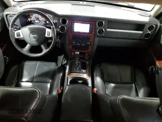 2010 Jeep Commander Limited z VIN 1J4RG5GTXAC109320, wystawiony jako Copart lot #70636104 z przebiegiem 160 011 mil mil oraz Szkoda całkowita • Salvage title. Historia ofert i sprzedaży dostępna na DreamBid. Obrazek 8.