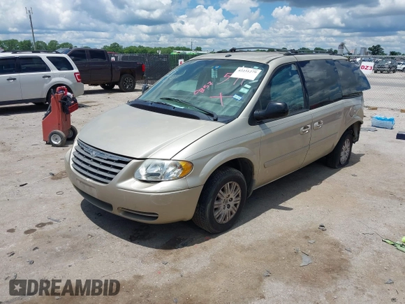2006 Chrysler Town & Country LX z VIN 2A4GP44R76R615521, wystawiony jako IAAI lot #42231279 z przebiegiem 270 399 mil mil oraz . Historia ofert i sprzedaży dostępna na DreamBid. Obrazek 2.
