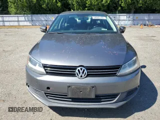 2013 Volkswagen Jetta SE с VIN 3VWDP7AJ8DM350165, выставлен на аукционе Copart как лот 59095185 с пробегом 126 032 миль миль и Списание • Salvage title. История ставок и продаж доступна на DreamBid. Изображение 5.