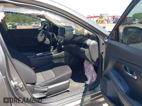 2020 Nissan Sentra SV z VIN 3N1AB8CV9LY287310, wystawiony jako IAAI lot #42103110 z przebiegiem 45 999 mil mil oraz . Historia ofert i sprzedaży dostępna na DreamBid. Obrazek 5.