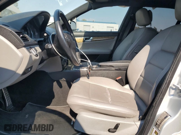 2008 Mercedes-Benz C 350 Sport с VIN WDDGF56X18F054503, выставлен на аукционе Copart как лот 63579305 с пробегом 205 688 миль миль и Списание • Salvage title. История ставок и продаж доступна на DreamBid. Изображение 7.