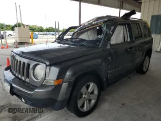 2013 Jeep Patriot Latitude z VIN 1C4NJPFA4DD194221, wystawiony jako Copart lot #56633015 z przebiegiem 123 070 mil mil oraz Szkoda całkowita • Salvage title. Historia ofert i sprzedaży dostępna na DreamBid. Obrazek 1.