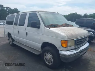 2007 Ford Econoline Passenger XL z VIN 1FBNE31L47DB16682, wystawiony jako IAAI lot #42286228 z przebiegiem 160 802 mil mil oraz . Historia ofert i sprzedaży dostępna na DreamBid. Obrazek 1.