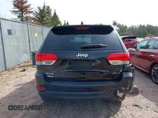 2017 Jeep Grand Cherokee Laredo with VIN 1C4RJFAGXHC863904, listed as a IAAI auction lot 41914465 with 122,981 mi miles. Bid and sale history available at carsss.com. Image 16.