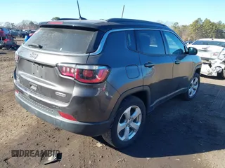 2020 Jeep Compass Latitude with VIN 3C4NJDBB9LT217059, listed as a IAAI auction lot 41645658 with 61,972 mi miles. Bid and sale history available at carsss.com. Image 4.