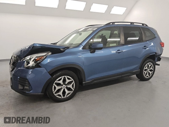 2022 Subaru Forester Premium with VIN JF2SKADC2NH444536, listed as a Copart auction lot 55051115 with 52,465 mi miles and Salvage title. Bid and sale history available at DreamBid. Image 1.