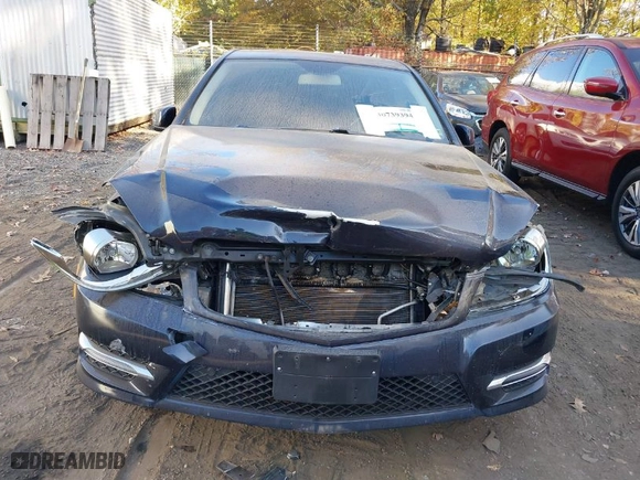2013 Mercedes-Benz C-Class C 300 Sport with VIN WDDGF8AB8DR290863, listed as a IAAI auction lot 40739394 with 165,377 mi miles. Bid and sale history available at carsss.com. Image 12.
