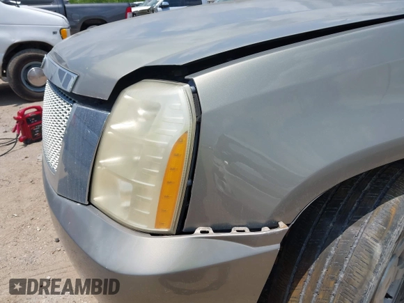 2007 Cadillac Escalade ESV with VIN 1GYFK66877R354599, listed as a IAAI auction lot 42286079 with 198,438 mi miles and . Bid and sale history available at DreamBid. Image 6.