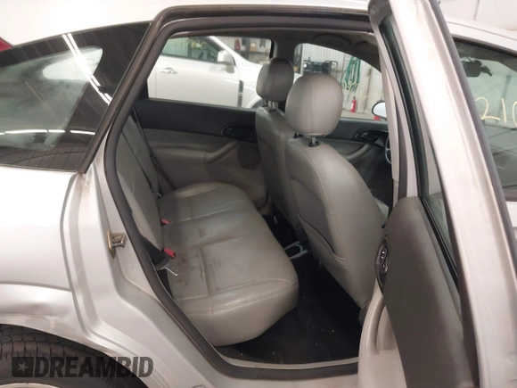 2005 Ford Focus S with VIN 3FAFP37N15R138393, listed as a IAAI auction lot 42106817 with 144,047 mi miles and . Bid and sale history available at carsss.com. Image 8.