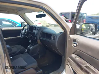 2016 Jeep Patriot Latitude with VIN 1C4NJRFB3GD646779, listed as a IAAI auction lot 42541396 with 135,094 mi miles and . Bid and sale history available at DreamBid. Image 5.