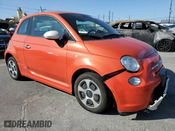 2014 FIAT 500e с VIN 3C3CFFGE1ET266948, выставлен на аукционе Copart как лот 57137835 с пробегом 86 013 миль миль и Чистый • Clean title. История ставок и продаж доступна на DreamBid. Изображение 4.