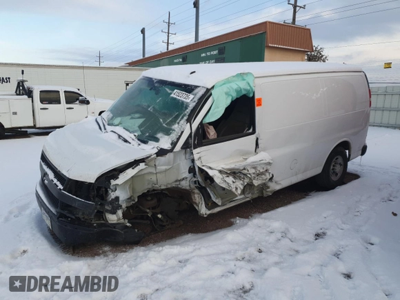 2023 Chevrolet Express Cargo z VIN 1GCWGAFP5P1167426, wystawiony jako Copart lot #41523735 z przebiegiem Nie podano mil oraz Szkoda całkowita • Salvage title. Historia ofert i sprzedaży dostępna na DreamBid. Obrazek 1.