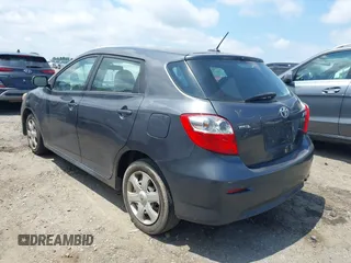 2009 Toyota Matrix z VIN 2T1KU40EX9C009131, wystawiony jako IAAI lot #42478822 z przebiegiem 177 305 mil mil oraz . Historia ofert i sprzedaży dostępna na DreamBid. Obrazek 3.