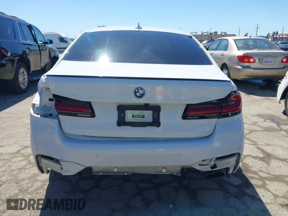 2023 BMW 5 Series 530e z VIN WBA13AG02PCM85786, wystawiony jako IAAI lot #41830816 z przebiegiem 44 695 mil mil oraz . Historia ofert i sprzedaży dostępna na DreamBid. Obrazek 17.