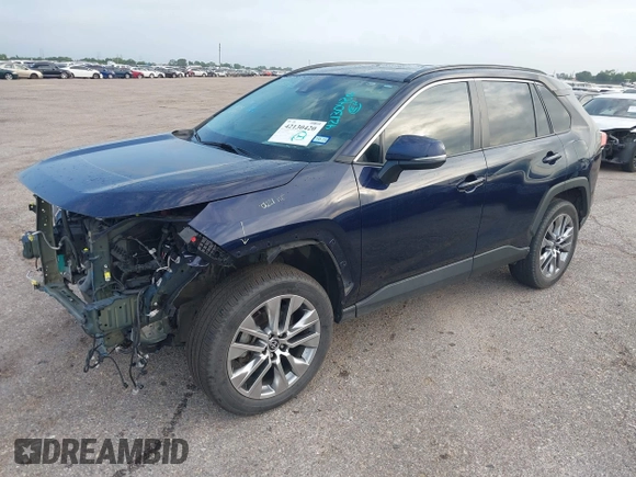 2022 Toyota RAV4 XLE Premium с VIN 2T3C1RFV5NW211019, выставлен на аукционе IAAI как лот 42130420 с пробегом 52 097 миль миль и . История ставок и продаж доступна на DreamBid. Изображение 2.