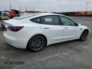 2021 Tesla Model 3 Standard Range Plus z VIN 5YJ3E1EA9MF017537, wystawiony jako Copart lot #55421165 z przebiegiem 40 681 mil mil oraz Szkoda całkowita • Salvage title. Historia ofert i sprzedaży dostępna na DreamBid. Obrazek 3.