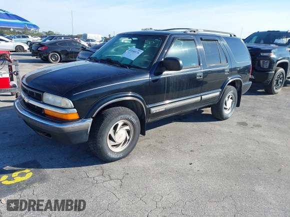 2000 Chevrolet Blazer LT with VIN 1GNDT13W5Y2244197, listed as a IAAI auction lot 41440176 with 133,797 mi miles and . Bid and sale history available at DreamBid. Image 2.