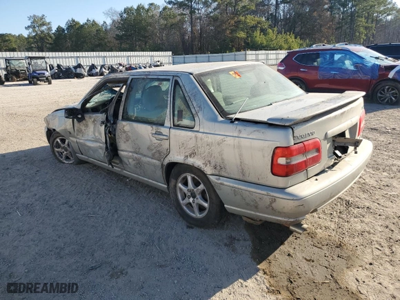 2000 Volvo S70 with VIN YV1LS61J7Y2632876, listed as a Copart auction lot 43056285 with 0 mi miles and Salvage Title. Bid and sale history available at carsss.com. Image 2.