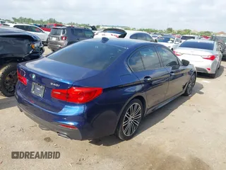 2017 BMW 5 Series 540i z VIN WBAJE5C33HG916583, wystawiony jako IAAI lot #42160663 z przebiegiem 60 441 mil mil oraz . Historia ofert i sprzedaży dostępna na DreamBid. Obrazek 4.