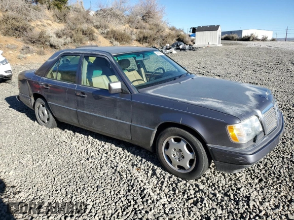 1995 Mercedes-Benz 400 with VIN WDBEA34E1SC269568, listed as a Copart auction lot 49800915 with 171,214 mi miles and Salvage Title. Bid and sale history available at carsss.com. Image 4.