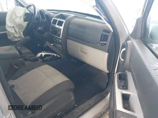 2007 Dodge Nitro SLT with VIN 1D8GU58K97W616701, listed as a IAAI auction lot 41666666 with 174,052 mi miles and . Bid and sale history available at carsss.com. Image 5.