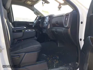 2019 Chevrolet Silverado 1500 LT with VIN 1GCRYDED0KZ318072, listed as a IAAI auction lot 41417733 with 100,774 mi miles. Bid and sale history available at carsss.com. Image 5.