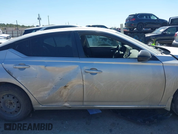 2019 Nissan Altima SR with VIN 1N4BL4CV4KN322487, listed as a IAAI auction lot 41771579 with 163,013 mi miles and . Bid and sale history available at carsss.com. Image 13.