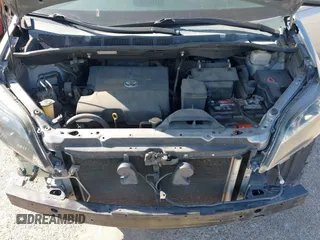 2011 Toyota Sienna SE with VIN 5TDXK3DC8BS131434, listed as a IAAI auction lot 42002675 with 209,396 mi miles. Bid and sale history available at carsss.com. Image 10.