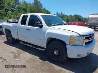 2007 Chevrolet Silverado 1500 LT w/2LT with VIN 2GCEC19JX71663055, listed as a IAAI auction lot 42192320 with 164,964 mi miles. Bid and sale history available at carsss.com. Image 1.