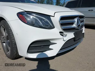 2019 Mercedes-Benz E-Class E 300 with VIN WDDZF4KBXKA592814, listed as a IAAI auction lot 42034883 with 1 mi miles. Bid and sale history available at carsss.com. Image 6.