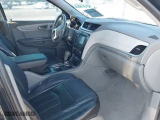 2014 Chevrolet Traverse LT with VIN 1GNKRGKD6EJ265036, listed as a IAAI auction lot 42029827 with 172,238 mi miles. Bid and sale history available at carsss.com. Image 5.
