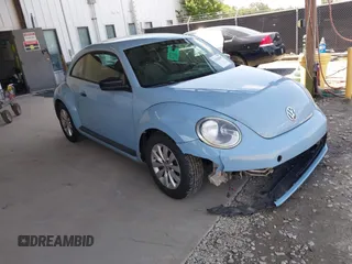 2015 Volkswagen Beetle Fleet Edition с VIN 3VWF17AT8FM610580, выставлен на аукционе IAAI как лот 42282020 с пробегом 190 352 миль миль и . История ставок и продаж доступна на DreamBid. Изображение 1.