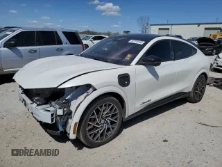 2022 Ford Mustang Mach-E GT z VIN 3FMTK4SX7NMA38575, wystawiony jako Copart lot #52729185 z przebiegiem 28 088 mil mil oraz Szkoda całkowita • Salvage title. Historia ofert i sprzedaży dostępna na DreamBid. Obrazek 1.