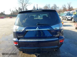 2010 Mitsubishi Outlander GT with VIN JA4JT5AX3AZ015815, listed as a IAAI auction lot 41517180 with 122,020 mi miles. Bid and sale history available at carsss.com. Image 17.