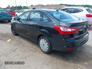 2013 Ford Focus SE with VIN 1FADP3F22DL182172, listed as a IAAI auction lot 42638897 with 114,888 mi miles and . Bid and sale history available at DreamBid. Image 3.