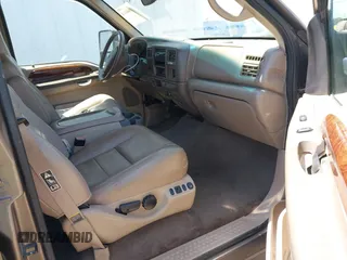 2002 Ford Excursion Limited z VIN 1FMNU43S72EA30242, wystawiony jako IAAI lot #42604414 z przebiegiem 209 106 mil mil oraz . Historia ofert i sprzedaży dostępna na DreamBid. Obrazek 5.