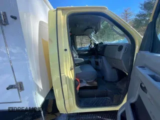 2019 Ford Econoline Commercial with VIN 1FDXE4FS5KDC52270, listed as a Copart auction lot 46290955 with 104,046 mi miles and Clean Title. Bid and sale history available at carsss.com. Image 6.