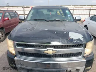 2007 Chevrolet Silverado 1500 LT w/1LT with VIN 1GCEC19J97Z514496, listed as a IAAI auction lot 41756114 with 201,886 mi miles. Bid and sale history available at carsss.com. Image 12.