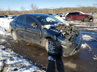2018 Toyota Yaris with VIN 3MYDLBYV5JY321528, listed as a Copart auction lot 44641815 with Not Provided miles and Salvage Title. Bid and sale history available at DreamBid. Image 4.