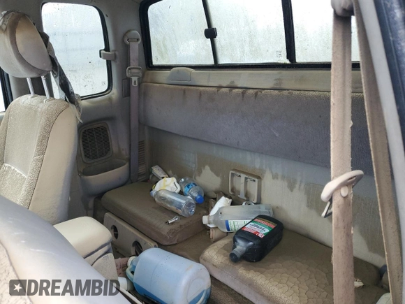 2002 Toyota Tacoma z VIN 5TEWN72N32Z037902, wystawiony jako Copart lot #52958925 z przebiegiem Nie podano mil oraz Szkoda całkowita • Salvage title. Historia ofert i sprzedaży dostępna na DreamBid. Obrazek 10.
