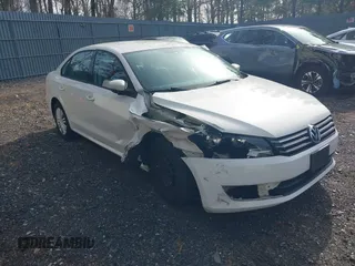 2015 Volkswagen Passat Limited Edition Edition z VIN 1VWAT7A34FC104038, wystawiony jako IAAI lot #41941898 z przebiegiem 92 701 mil mil oraz . Historia ofert i sprzedaży dostępna na DreamBid. Obrazek 1.