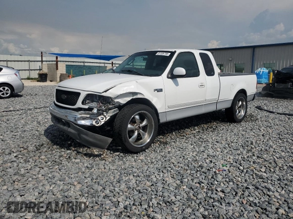 2002 Ford F-150 XL with VIN 1FTRX17272NB01218, listed as a Copart auction lot 61336795 with 201,972 mi miles and Salvage title. Bid and sale history available at DreamBid. Image 1.