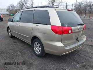 2008 Toyota Sienna XLE with VIN 5TDZK22C78S119628, listed as a IAAI auction lot 41917650 with 196,876 mi miles. Bid and sale history available at carsss.com. Image 3.