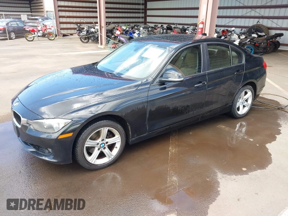 2013 BMW 3 Series 328i xDrive z VIN WBA3B3C52DF536321, wystawiony jako IAAI lot #42004170 z przebiegiem 70 985 mil mil oraz . Historia ofert i sprzedaży dostępna na DreamBid. Obrazek 17.