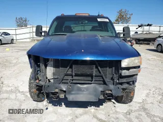 2003 GMC Sierra 3500 SLT z VIN 1GTJC33113F121042, wystawiony jako Copart lot #73668454 z przebiegiem 246 510 mil mil oraz Szkody całkowita. Historia ofert i sprzedaży dostępna na DreamBid. Obrazek 5.