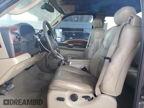 2005 Ford F-250 XL z VIN 1FTSX20P95EB03036, wystawiony jako Copart lot #52512595 z przebiegiem 135 678 mil mil oraz Czysty tytuł • Clean title. Historia ofert i sprzedaży dostępna na DreamBid. Obrazek 7.