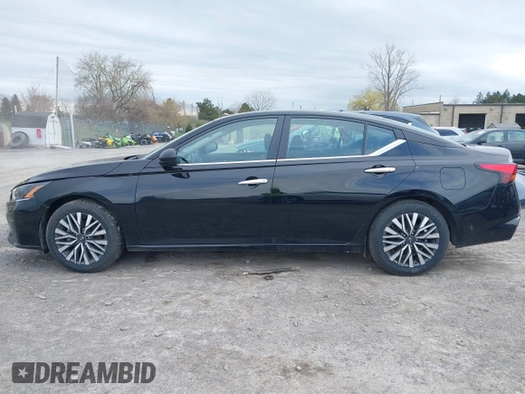 2024 Nissan Altima 2.5 SV with VIN 1N4BL4DV2RN348806, listed as a IAAI auction lot 42082283 with 31,391 mi miles. Bid and sale history available at carsss.com. Image 15.