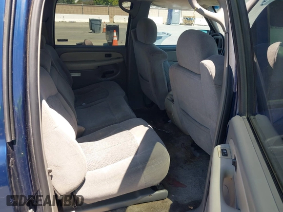 2002 Chevrolet Suburban LS with VIN 3GNEC16Z92G255776, listed as a IAAI auction lot 42883752 with 302,700 mi miles and . Bid and sale history available at DreamBid. Image 8.